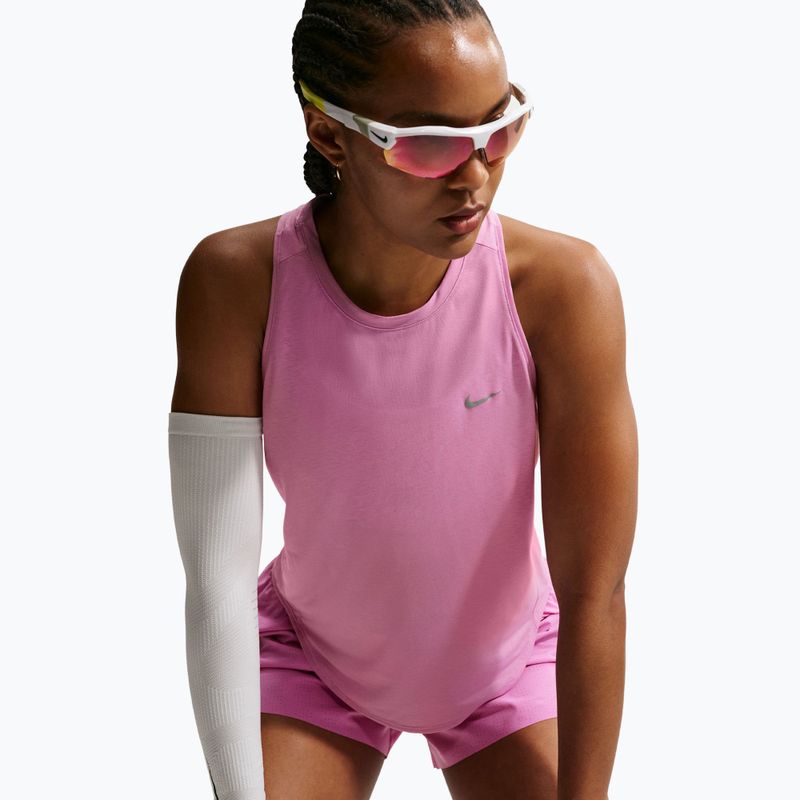 Moteriški bėgimo marškinėliai Nike Swift Breathe Dri-Fit light magenta/photon dust 6