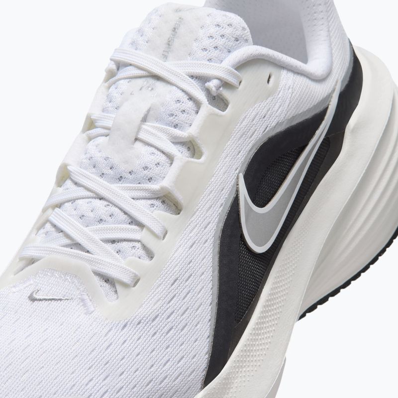 Moteriški bėgimo batai Nike Downshifter 14 white/summit white/metallic silver 7