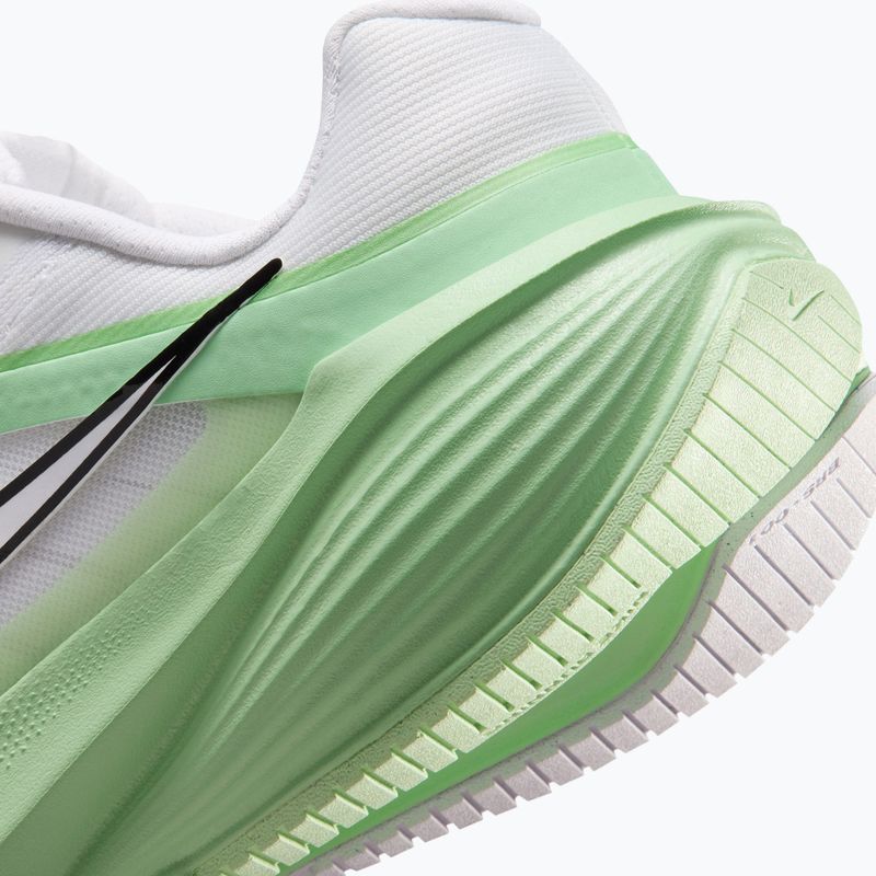 Moteriški bėgimo batai Nike Downshifter 14 white/cucumber calm/illusion green/white 8
