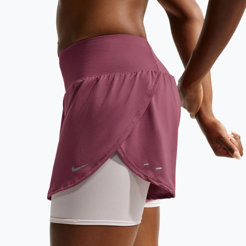 Moteriški bėgimo šortai Nike Flow pink smoke 5