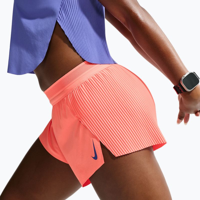Moteriški bėgimo šortai Nike AeroSwift Dri-Fit ADV Mid-Rise 3" atomic pink/black/white/old royal 5