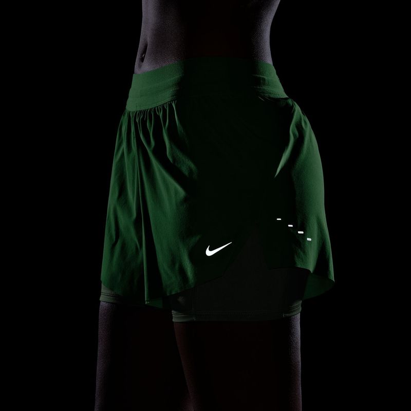 Moteriški bėgimo šortai Nike Swift Mid-Rise 2in1 illusion green 8