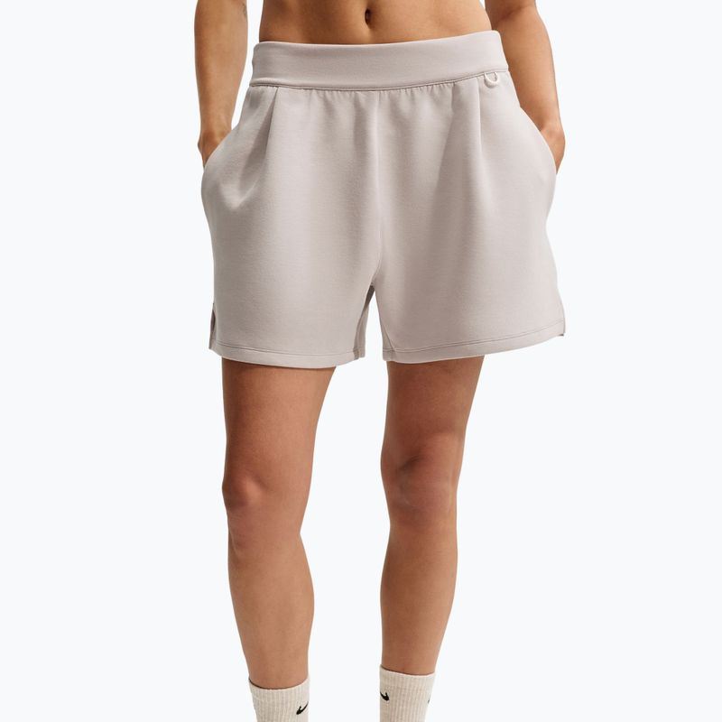 Moteriški treniruočių šortai Nike 24.7 ImpossiblySoft cream Ii/cream Ii/college grey