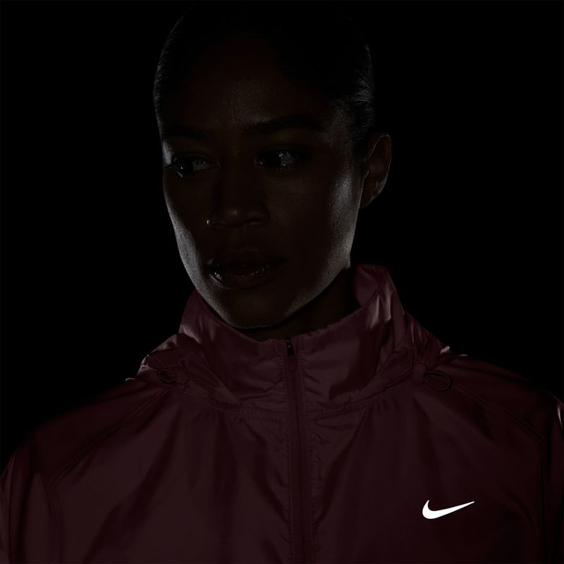 Moteriška bėgimo striukė Nike Tempo Repel pink smoke 4