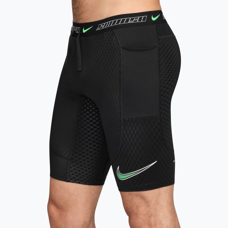 Vyriški bėgimo šortai Nike Stride black/illusion green 3