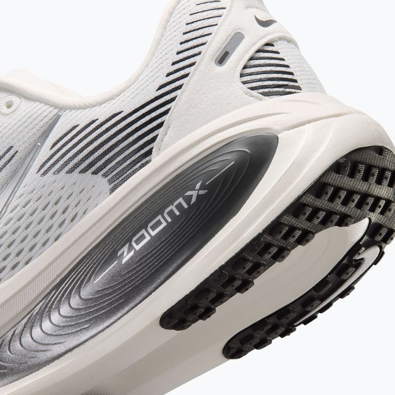 Moteriški bėgimo batai Nike Vomero 18 summit white/sail/metallic silver 6