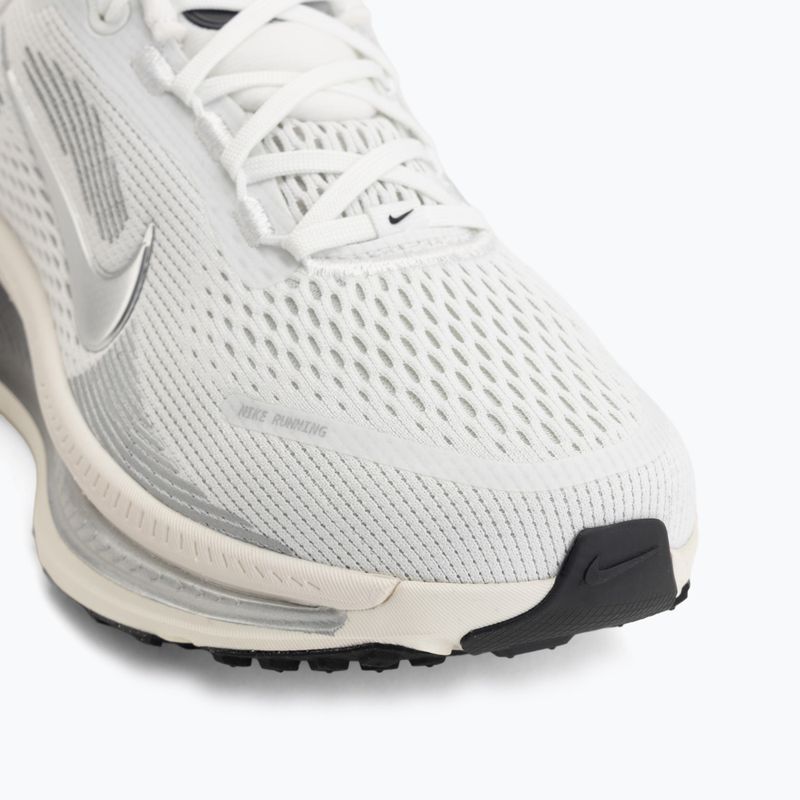 Moteriški bėgimo batai Nike Vomero 18 summit white/sail/metallic silver 7