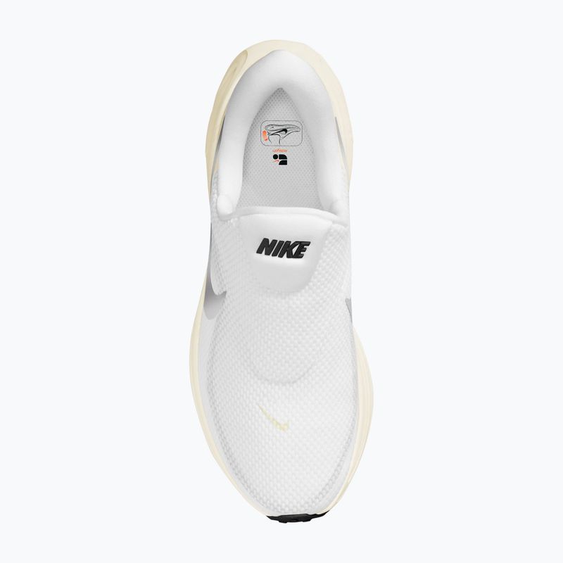Moteriški bėgimo batai Nike Revolution 8 EasyOn white/sail/black/metallic silver 4