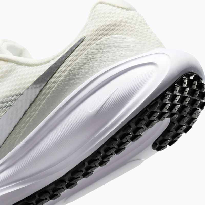 Moteriški bėgimo batai Nike Revolution 8 sail/white/black/metallic silver 8