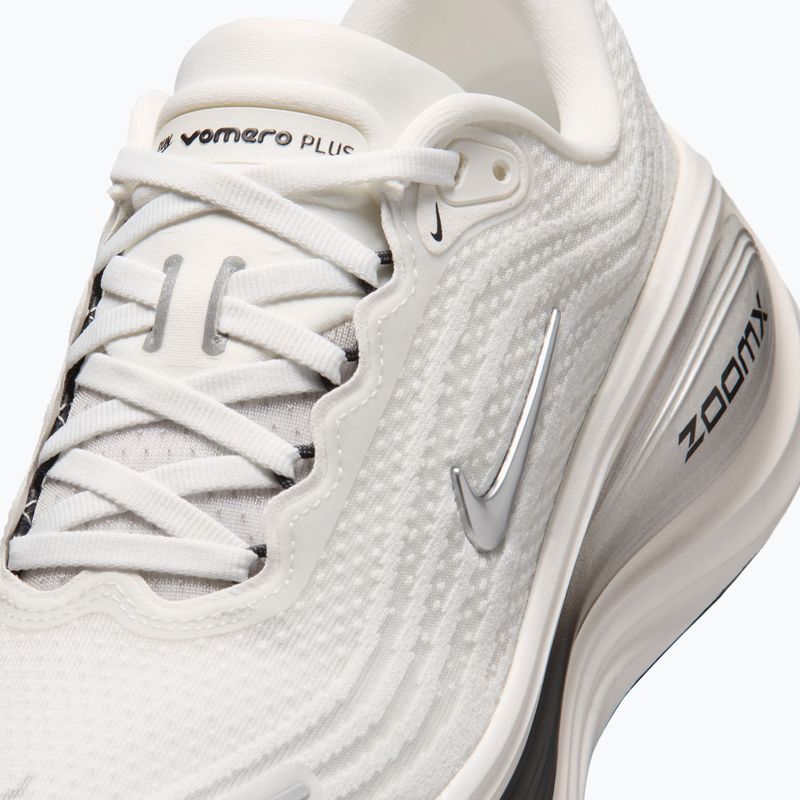 Moteriški bėgimo batai Nike Vomero Plus summit white/sail/metallic silver 5
