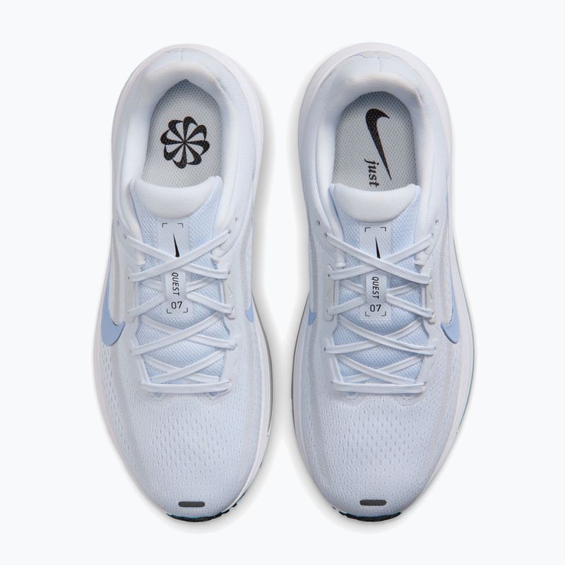 Moteriški bėgimo batai Nike Quest 7 football grey/white/grey fog/aluminum 5