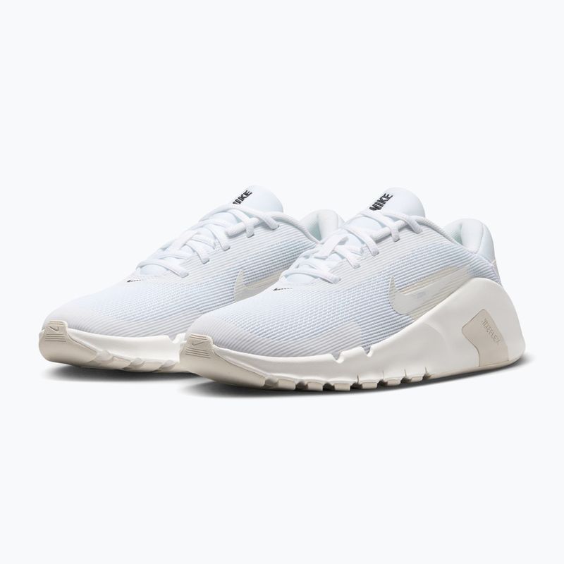 Moteriški treniruočių batai Nike Flex Train white/sail/phantom/ metallic silver 3