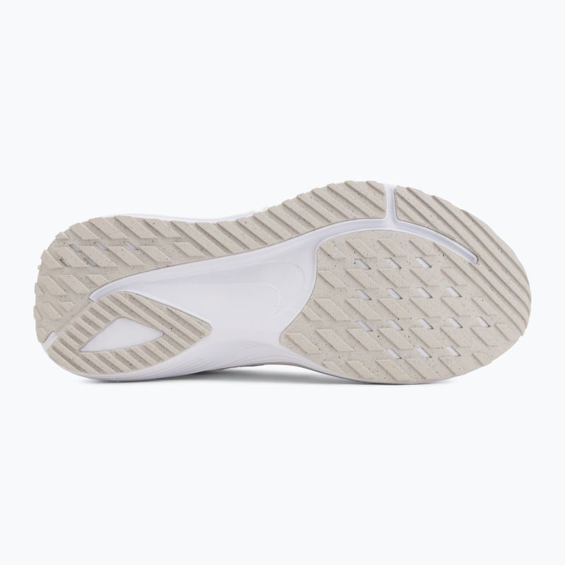 Vyriški bėgimo batai Nike Quest 7 white/vast grey/vast grey/wolf grey 4