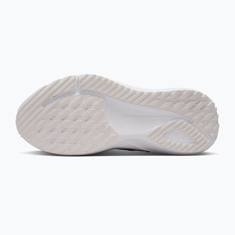 Moteriški bėgimo batai Nike Quest 7 summit white/white/metallic silver/black 4