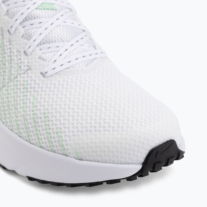Moteriški bėgimo batai Nike Run Defy white/cucumber calm/black/illusion green 7