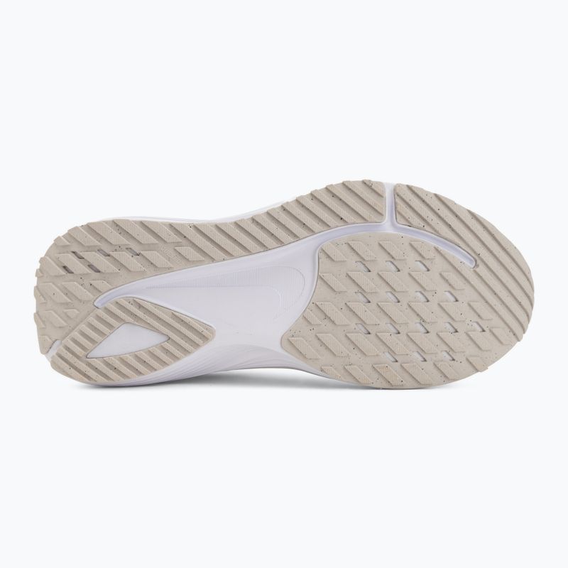 Moteriški bėgimo batai Nike Quest 7 white/vast grey/vast grey/wolf grey 4