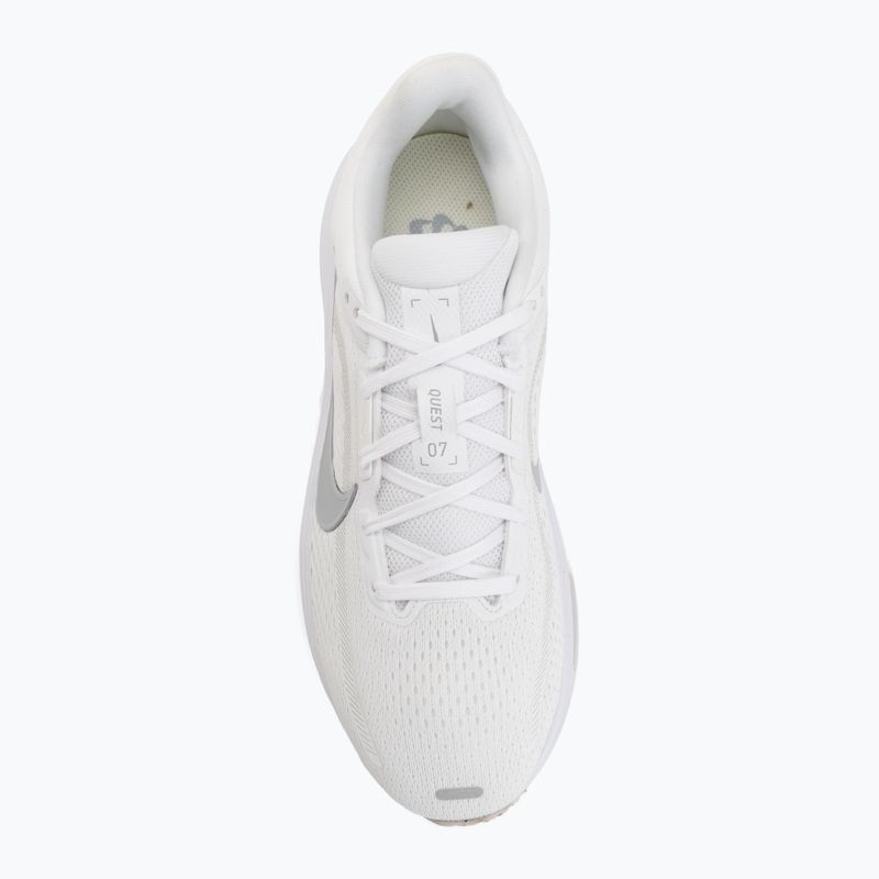 Moteriški bėgimo batai Nike Quest 7 white/vast grey/vast grey/wolf grey 5