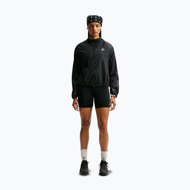 Moteriška bėgimo striukė Nike ACG „Aireez“ juoda/juoda/sniego baltumo 2