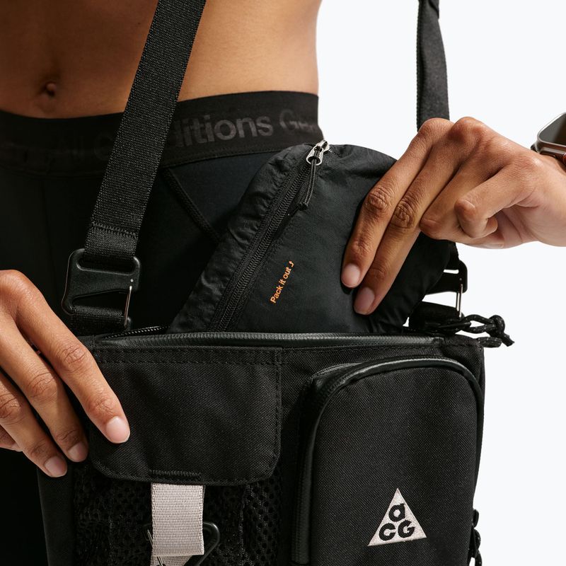 Moteriška bėgimo striukė Nike ACG „Aireez“ juoda/juoda/sniego baltumo 8