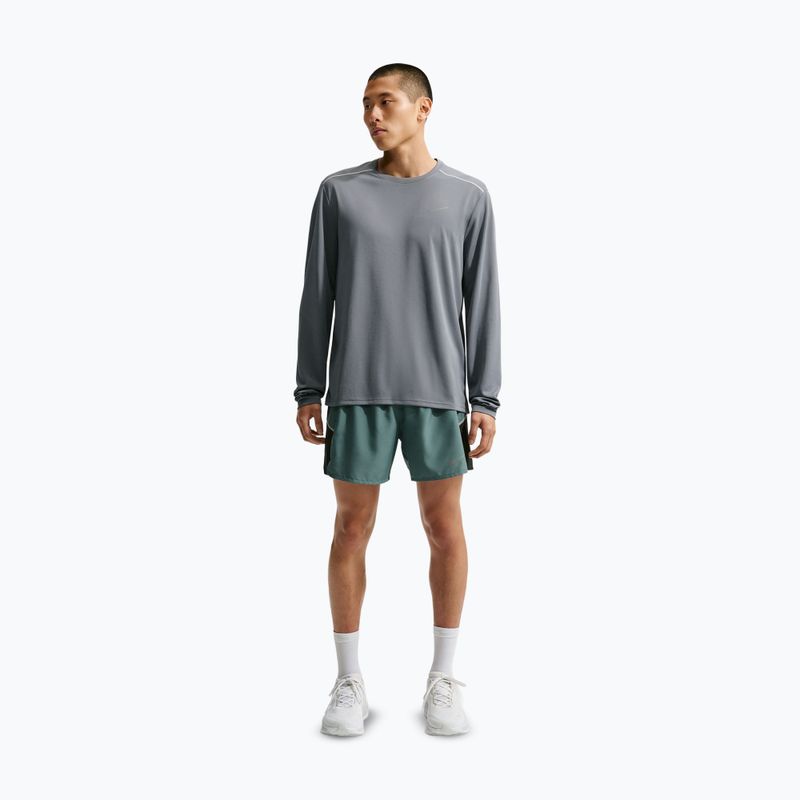 Vyriški bėgimo marškinėliai su ilgomis rankovėmis Nike Miler Dri-Fit UV smoke grey 2