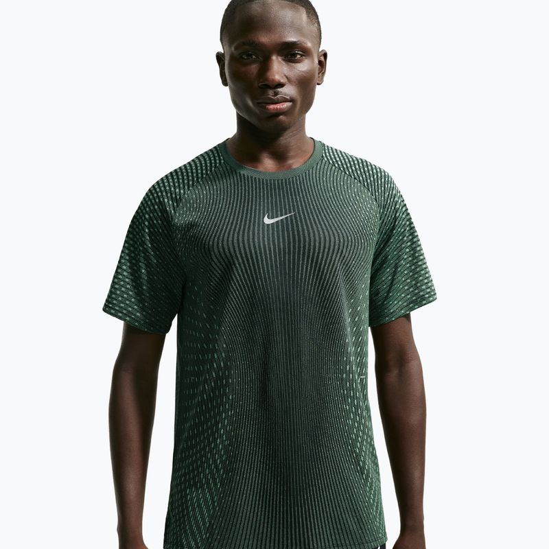 Vyriški bėgimo marškinėliai Nike Stride black/light green spark 4