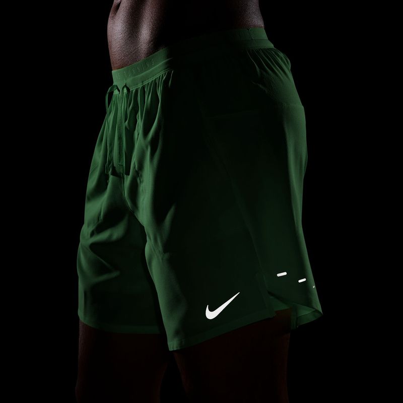 Vyriški bėgimo šortai Nike Stride Dri-Fit 2in1 7" green spark 7