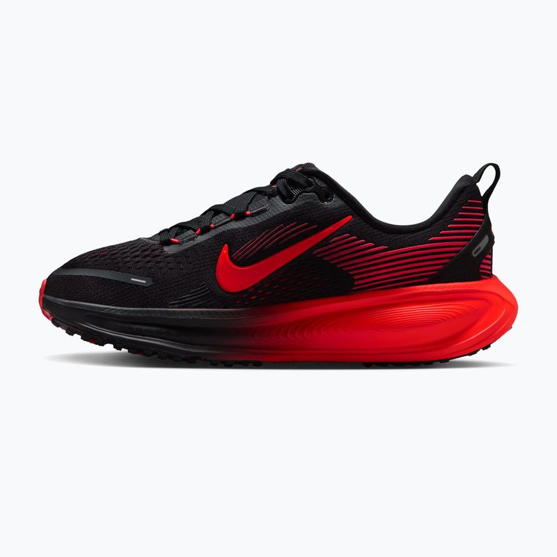 Bėgimo bateliai Nike Vomero 18 juodi/universiteto raudoni/ryškiai raudoni 2