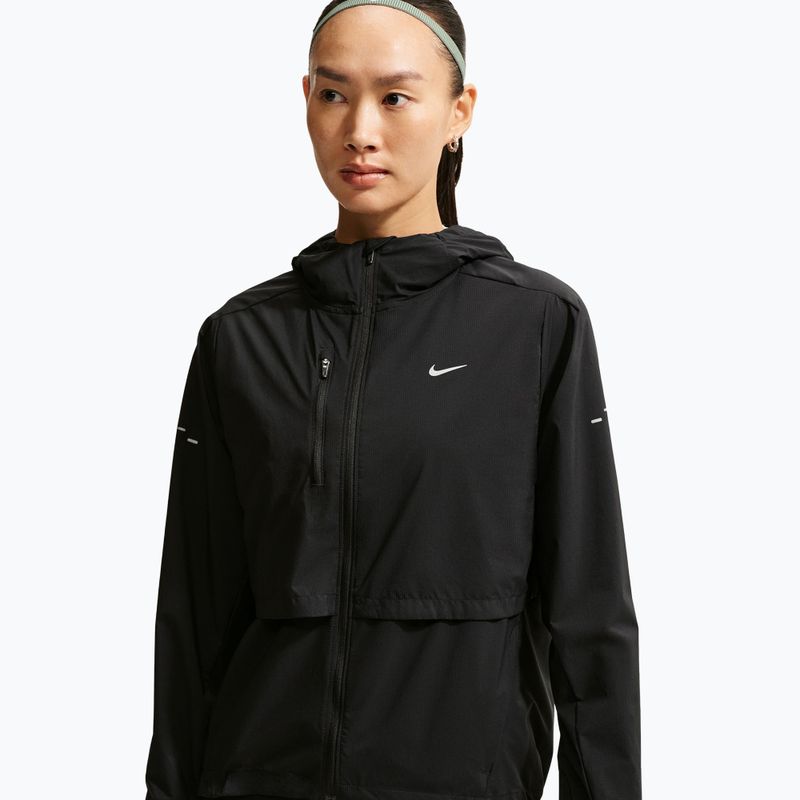Moteriška bėgimo striukė Nike Swift black 4
