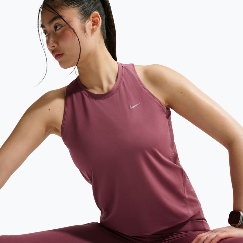 Moteriški bėgimo marškinėliai Nike Swift Dri-Fit Tank Top pink smoke 6