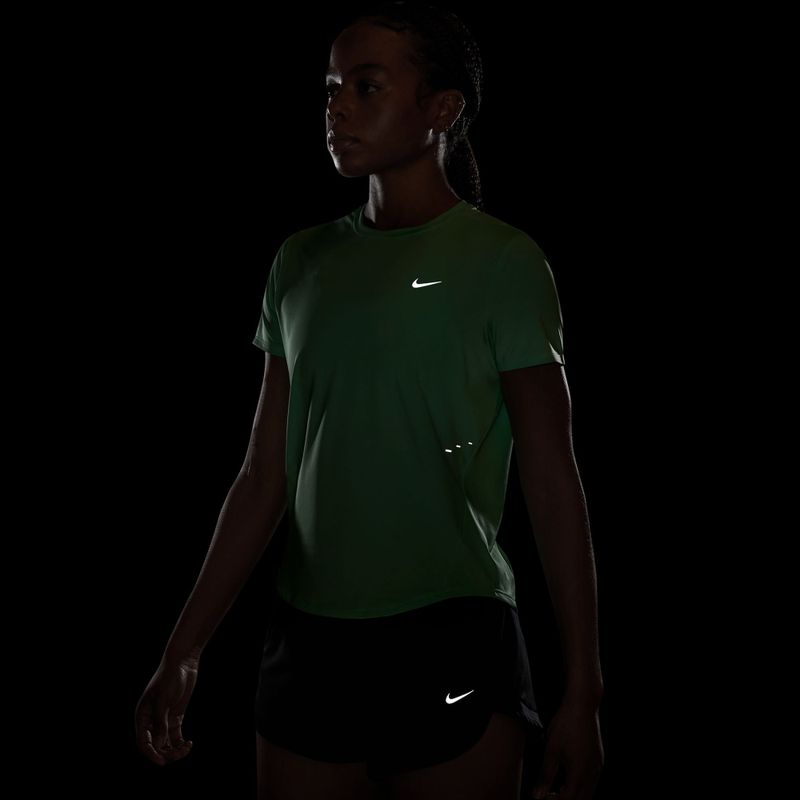 Moteriški bėgimo marškinėliai Nike Swift Dri-Fit illusion green 7