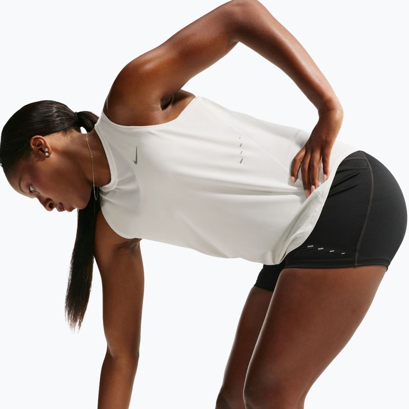 Moteriški bėgimo marškinėliai Nike Swift Dri-Fit Tank Top sail 6