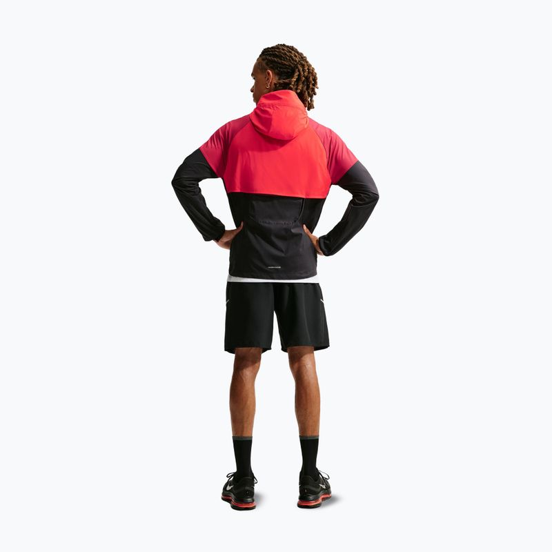 Vyriška bėgimo striukė Nike Impossibly Light Windrunner black/light crimson/tough red 3