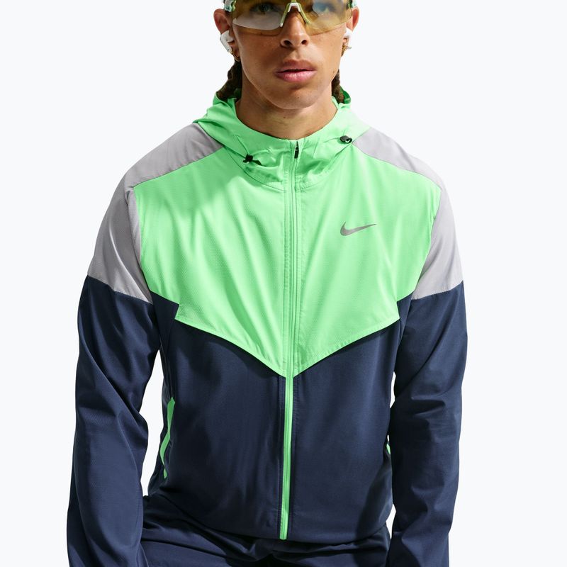 Vyriška bėgimo striukė Nike Impossibly Light Windrunner midnight navy/illusion green/wolf grey 4