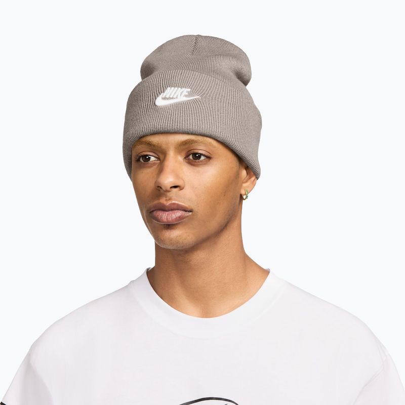Žieminė kepurė Nike Peak Futura Beanie moon particle/white 2