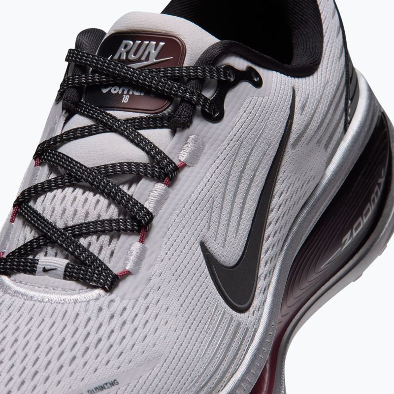 Moteriški bėgimo batai Nike Vomero 18 vast grey/metallic silver/black 5