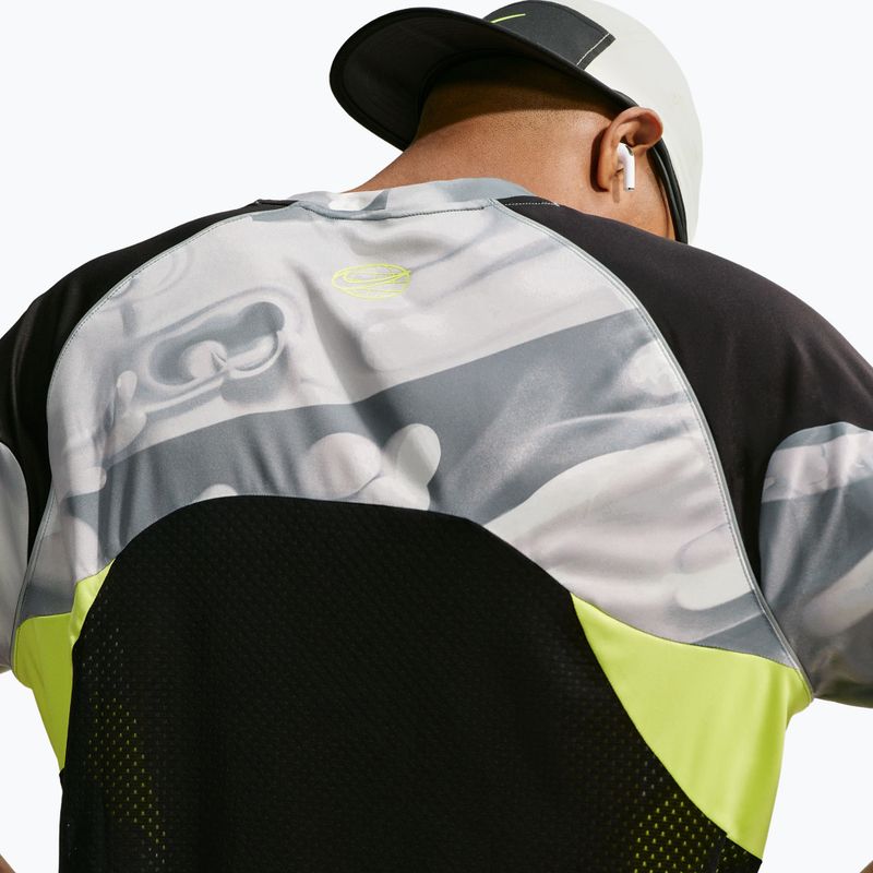 Vyriški bėgimo marškinėliai Nike Dri-FIT Printed SS smoke grey/black/light lemon twist 5