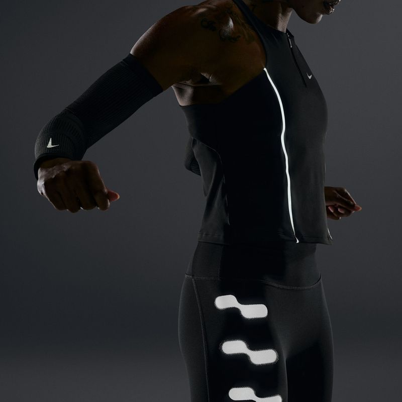 Moteriški bėgimo šortai Nike Tempo Flash black 8