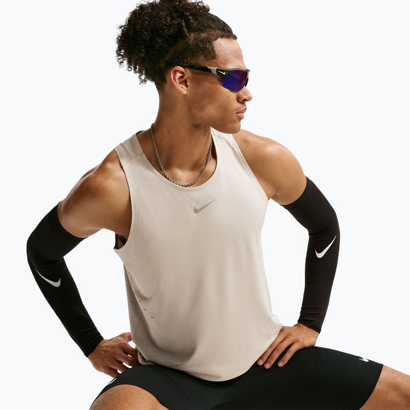 Vyriški bėgimo marškinėliai Nike Stride cream Ii/sail 4