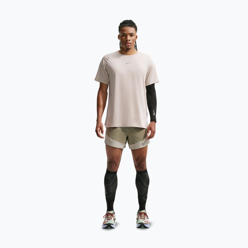 Vyriški bėgimo marškinėliai Nike Stride cream Ii/sail 2