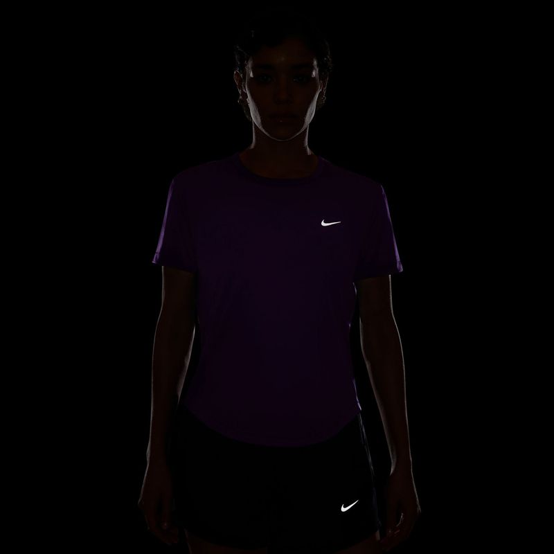 Moteriški bėgimo marškinėliai Nike Tempo SS bold berry 7
