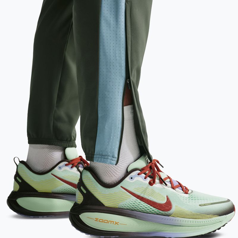 Vyriškos bėgimo kelnės Nike Miler Dri-Fit Woven camo green/mineral slate 7