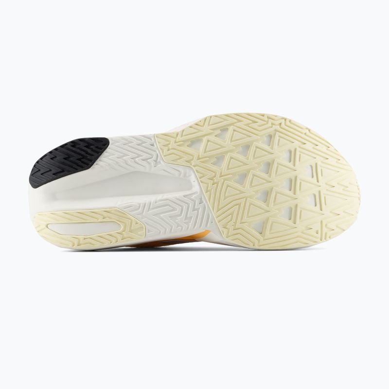 Moteriški bėgimo batai New Balance FuelCell Rebel V5 calcium/gumdrop 4