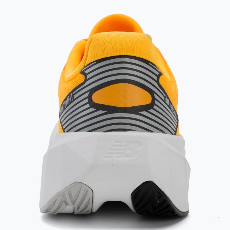 Moteriški bėgimo batai New Balance FuelCell Rebel V5 satsuma orange/grey matter 6
