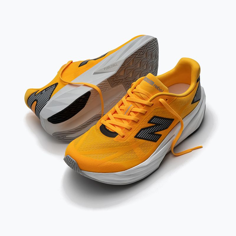 Moteriški bėgimo batai New Balance FuelCell Rebel V5 satsuma orange/grey matter 2