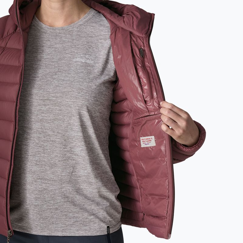 Moteriška pūsta striukė Patagonia Down Sweater Hoody dark ruby 9