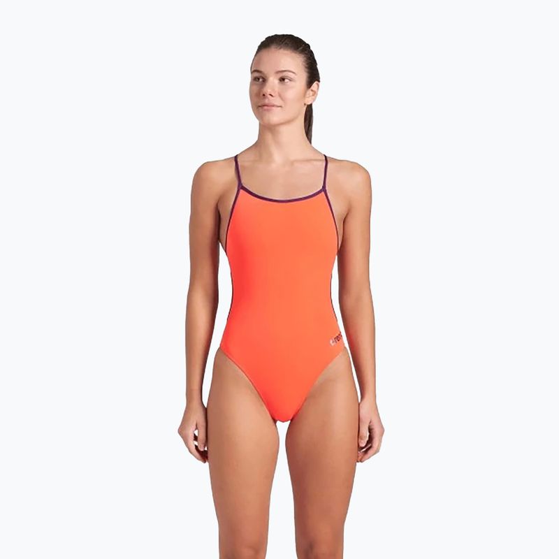 Vientisas moteriškas plaukimo kostiumas arena Lace Back Solid bright coral/plum