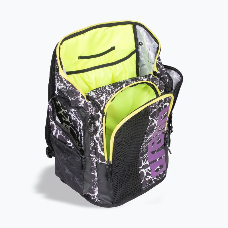 Arena Spiky III 45 l Allover juoda/balta plaukimo kuprinė 7