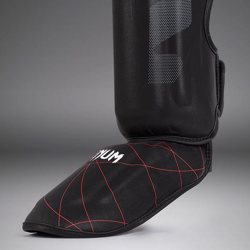 Moteriškos blauzdų ir pėdų apsaugos Venum Tactical XT Shinguards black/fire red 5