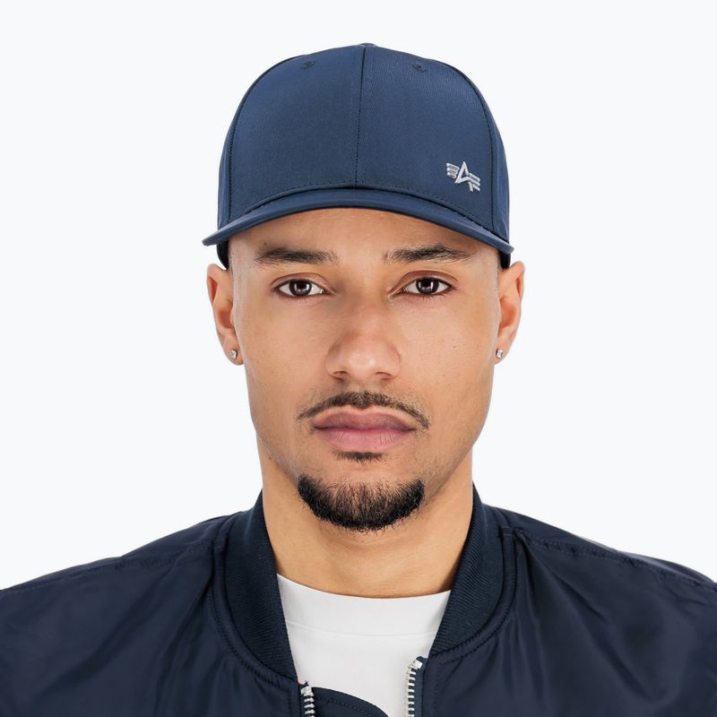 Vyriška kepuraitė su snapeliu Alpha Industries Metal Label rep blue/chrome 3