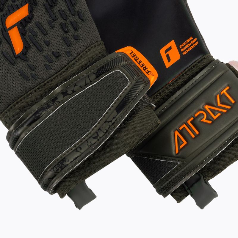 Reusch Attrakt Freegel sidabrinės žaliai oranžinės vartininko pirštinės 5370035-5555 4